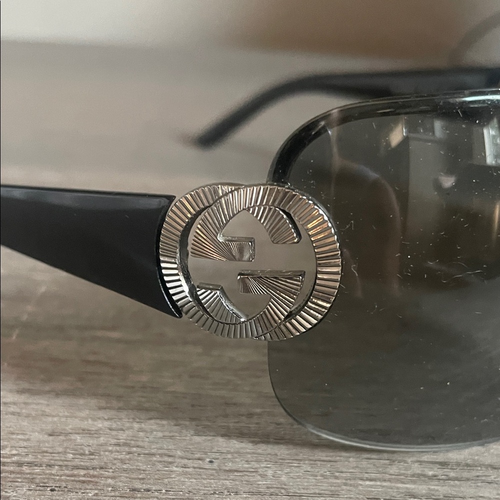 Gucci Black Sunglasses with Silver Accents - Picture 3 of 6